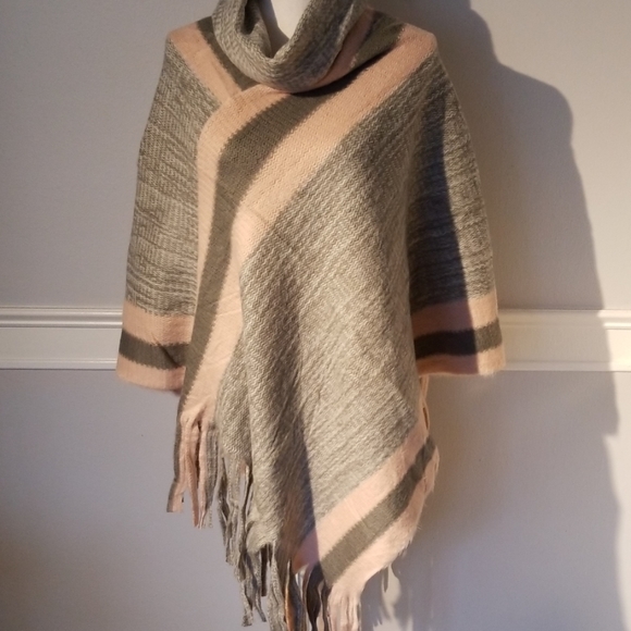 Pink&Grey Turtleneck Poncho Shawl with fringe - Picture 2 of 6